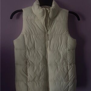 Old Navy Women's Off-White Puffer Vest